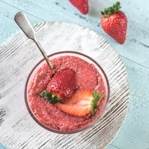 Strawberry chia pudding with rosehips