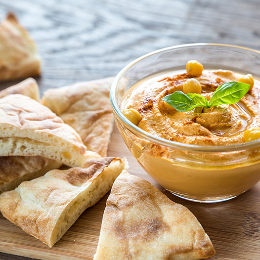 Creamy hummusz with maca root