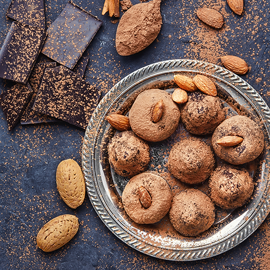 Spirulina truffle balls with almonds and dates